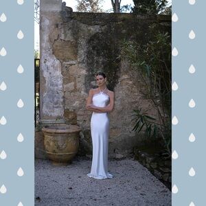 Elegant bridal gown by acclaimed designer Ilkyaz Ozel.